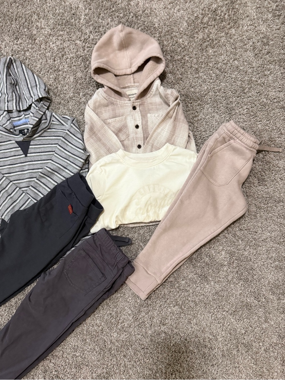 Bundle of Boys Clothes Matching Shirts and Pants Sz 4T - Picture 4 of 8